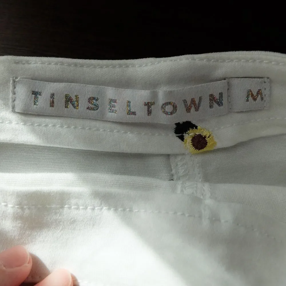 Tinseltown White Sunflower Embroidered Mini Skirt Size Medium NWT - Picture 3 of 6